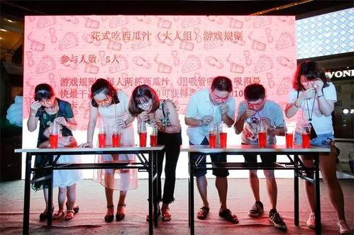 路口见吃瓜群众