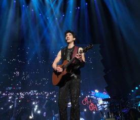 吃瓜群众一线王力宏