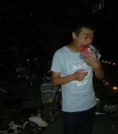 吃瓜群众都抢镜了吗